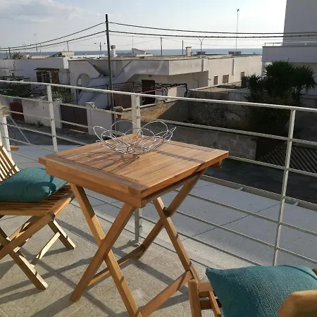 Apartment Casa Orlando,una Finestra Sul Jonio,il Piacere Di Ospitare Nel Salento. Torre San Giovanni Ugento
