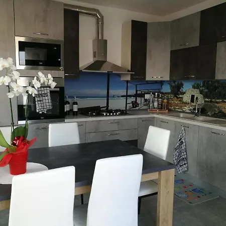 Casa Orlando,una Finestra Sul Jonio,il Piacere Di Ospitare Nel Salento. *