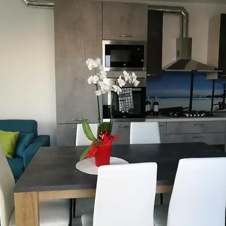 Casa Orlando,una Finestra Sul Jonio,il Piacere Di Ospitare Nel Salento.